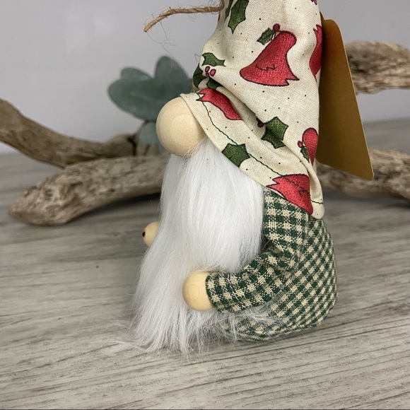 ❌SOLD❌ Whimsical Christmas Gnome Cardinal Bird Holly Berry Plaid Green Cottage - Picture 7 of 12